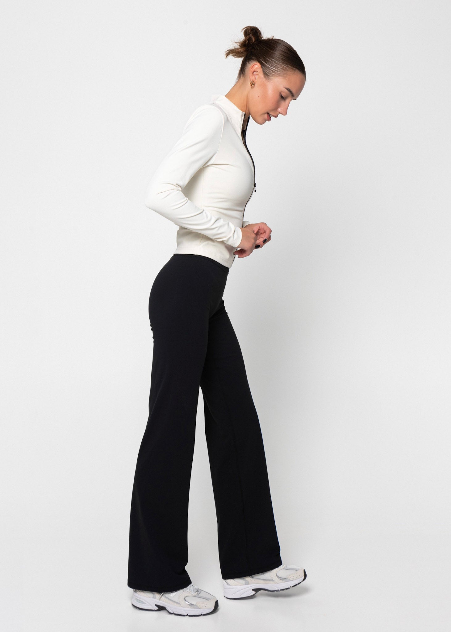 Taisnas bikses MELNAS