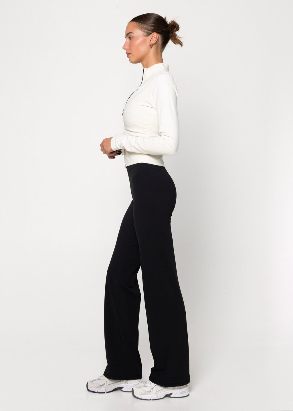 SPORTA JAKA KRĒMKRĀSA/MELNA