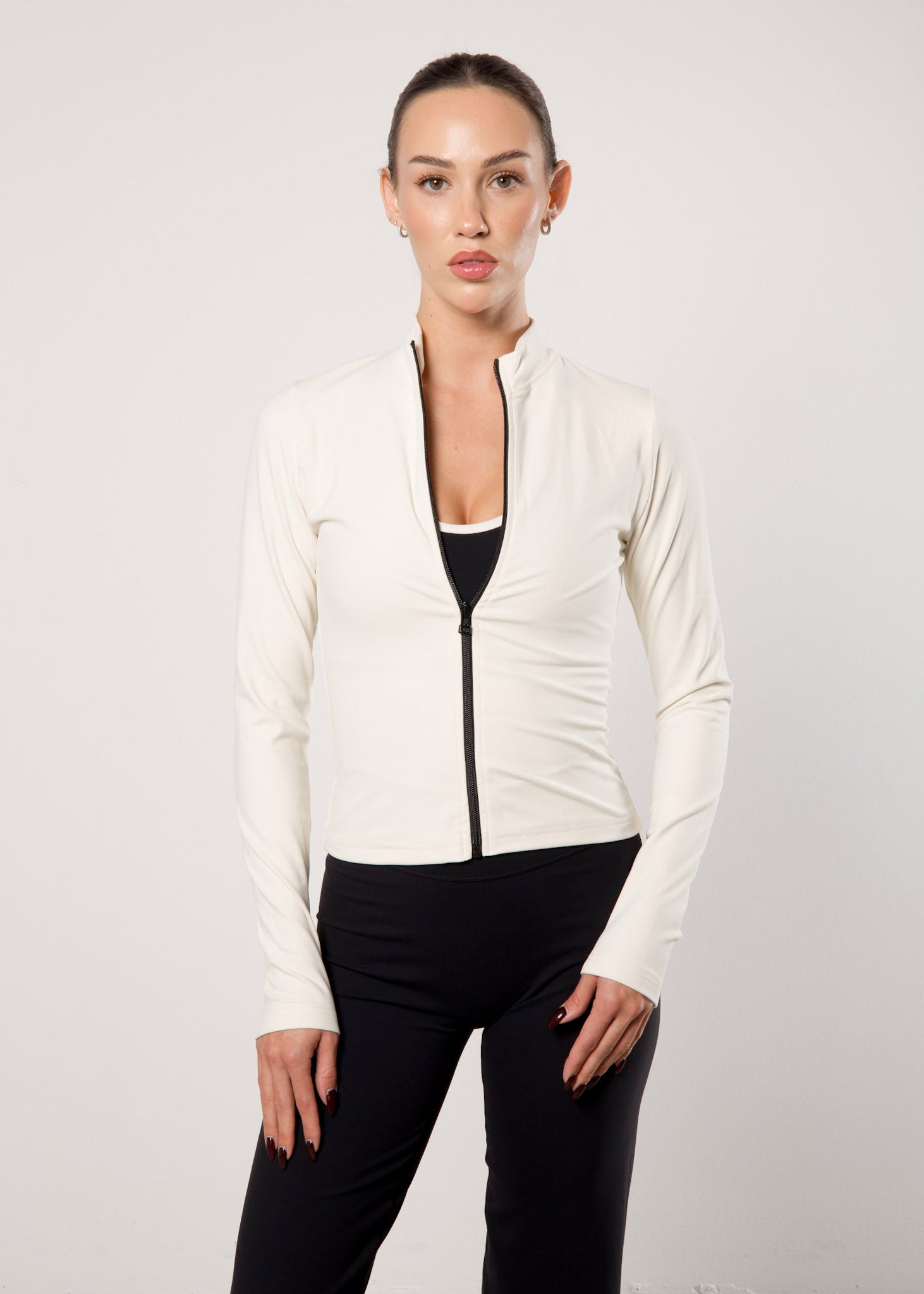 SPORTA JAKA KRĒMKRĀSA/MELNA