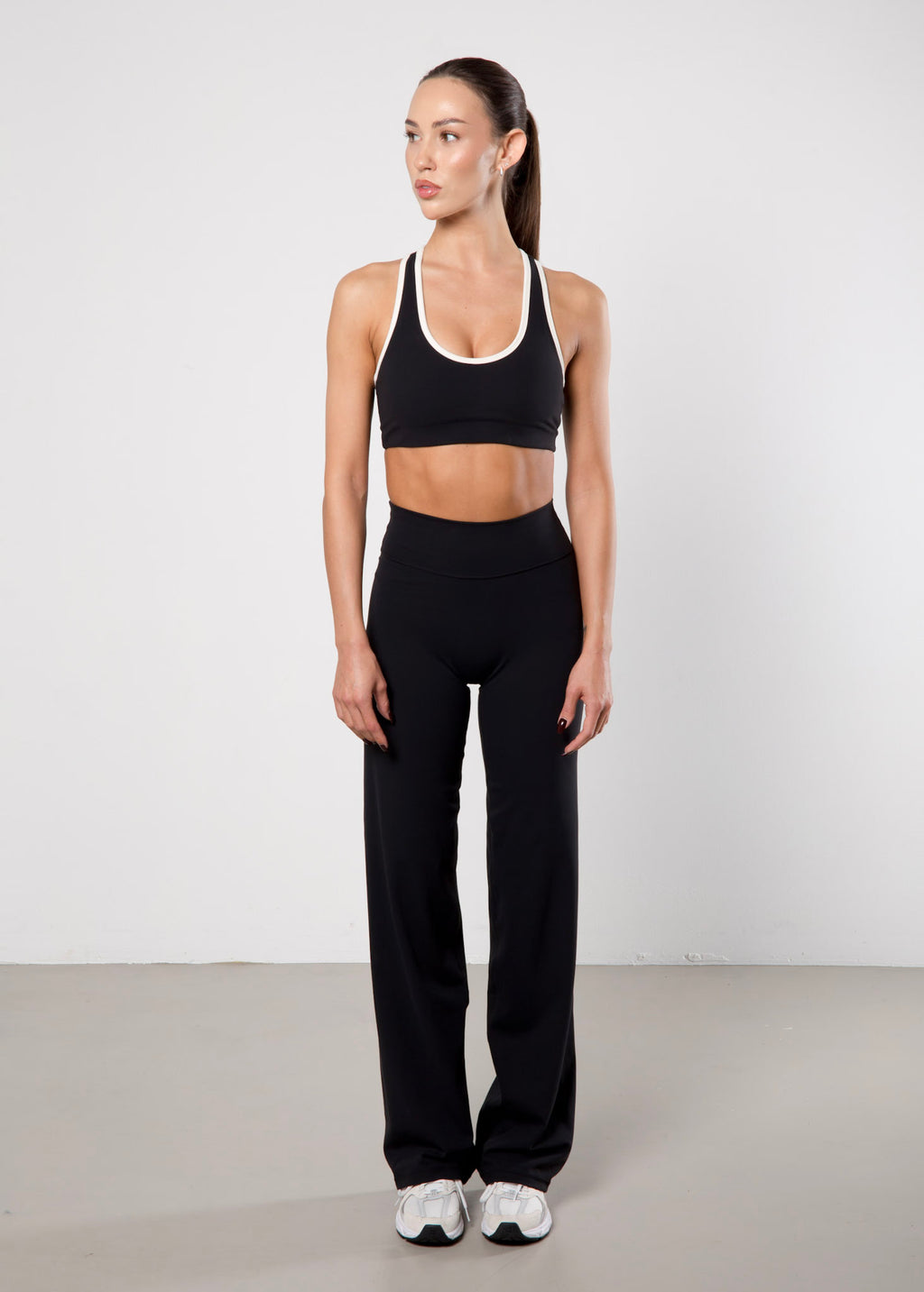 Taisnas bikses MELNAS